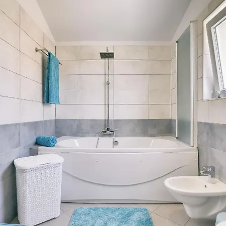 Mit Privatpool Fuer 6 Personen Ca 150 M In Jadreski, Istrien Pula Und Umgebung * Jadreski