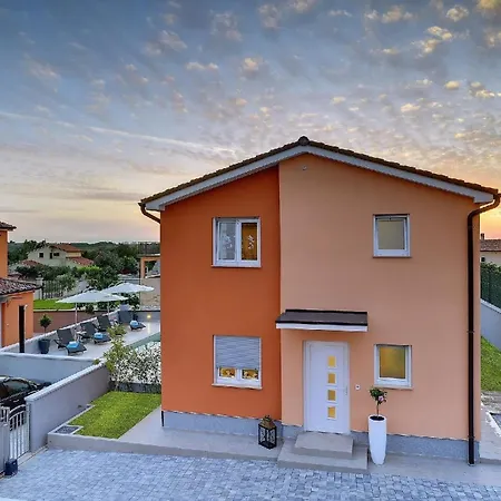 Mit Privatpool Fuer 6 Personen Ca 150 M In Jadreski, Istrien Pula Und Umgebung Jadreski